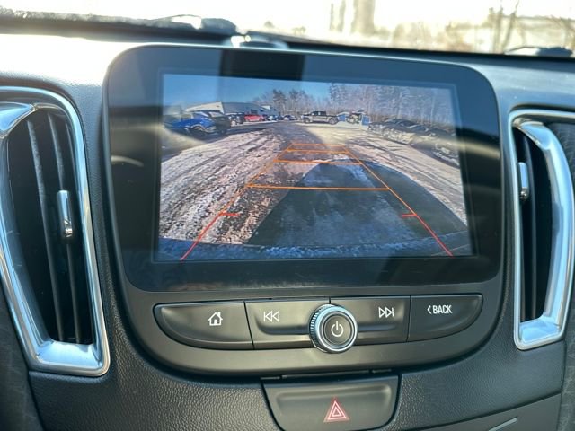 Used 2017 Chevrolet Malibu LT image 18