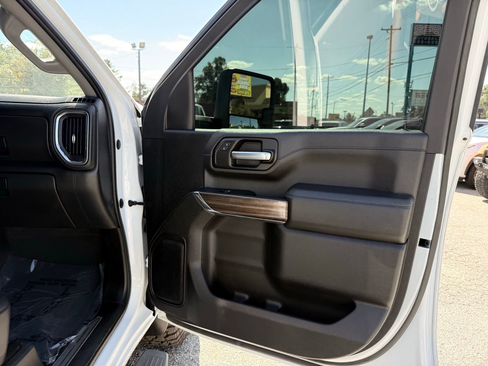 Used 2023 Chevrolet Silverado 2500 LT w/ Convenience Package image 23