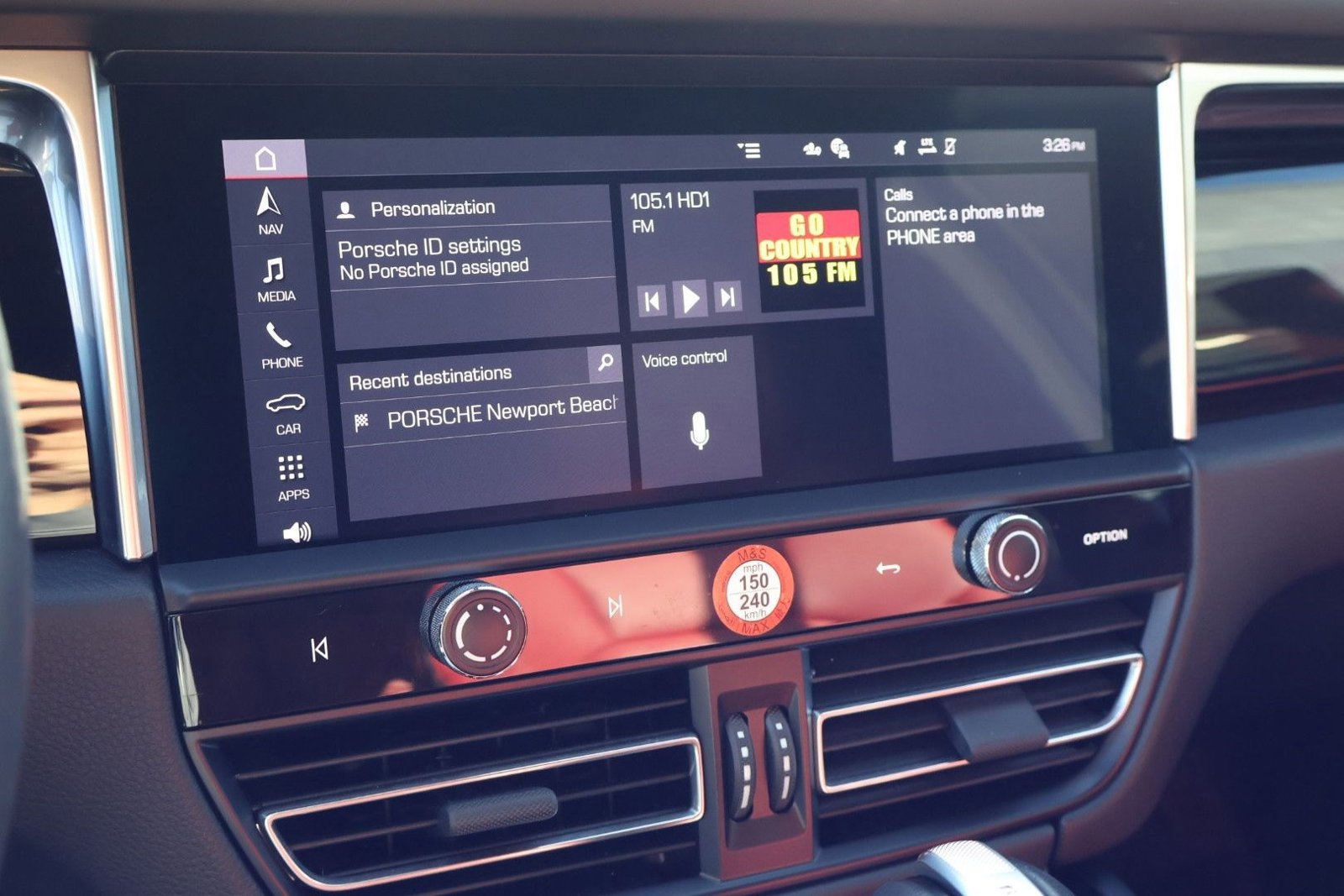 Certified 2025 Porsche Macan image 17