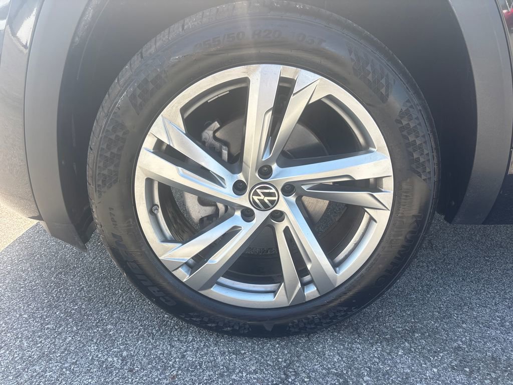 Used 2024 Volkswagen Atlas Cross Sport SEL R-Line AWD/4WD image 34