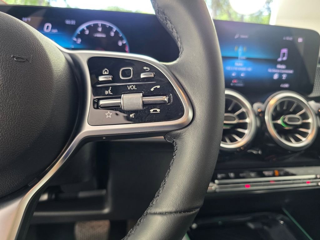 Certified 2022 Mercedes-Benz GLB 250 image 20