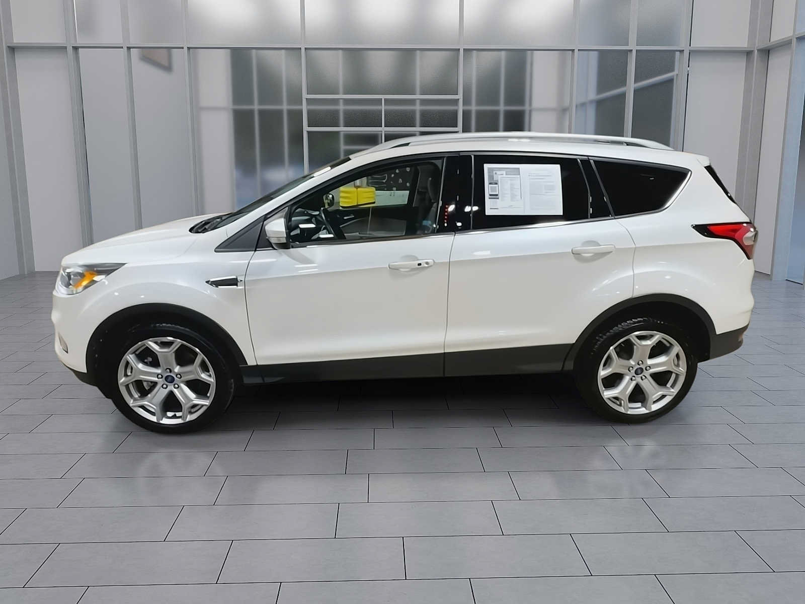 Used 2018 Ford Escape Titanium w/ Ford Safe & Smart Package AWD/4WD image 5