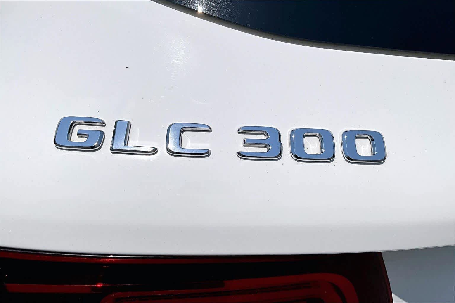 Certified 2022 Mercedes-Benz GLC 300 4MATIC w/ Driver Assistance Package image 31