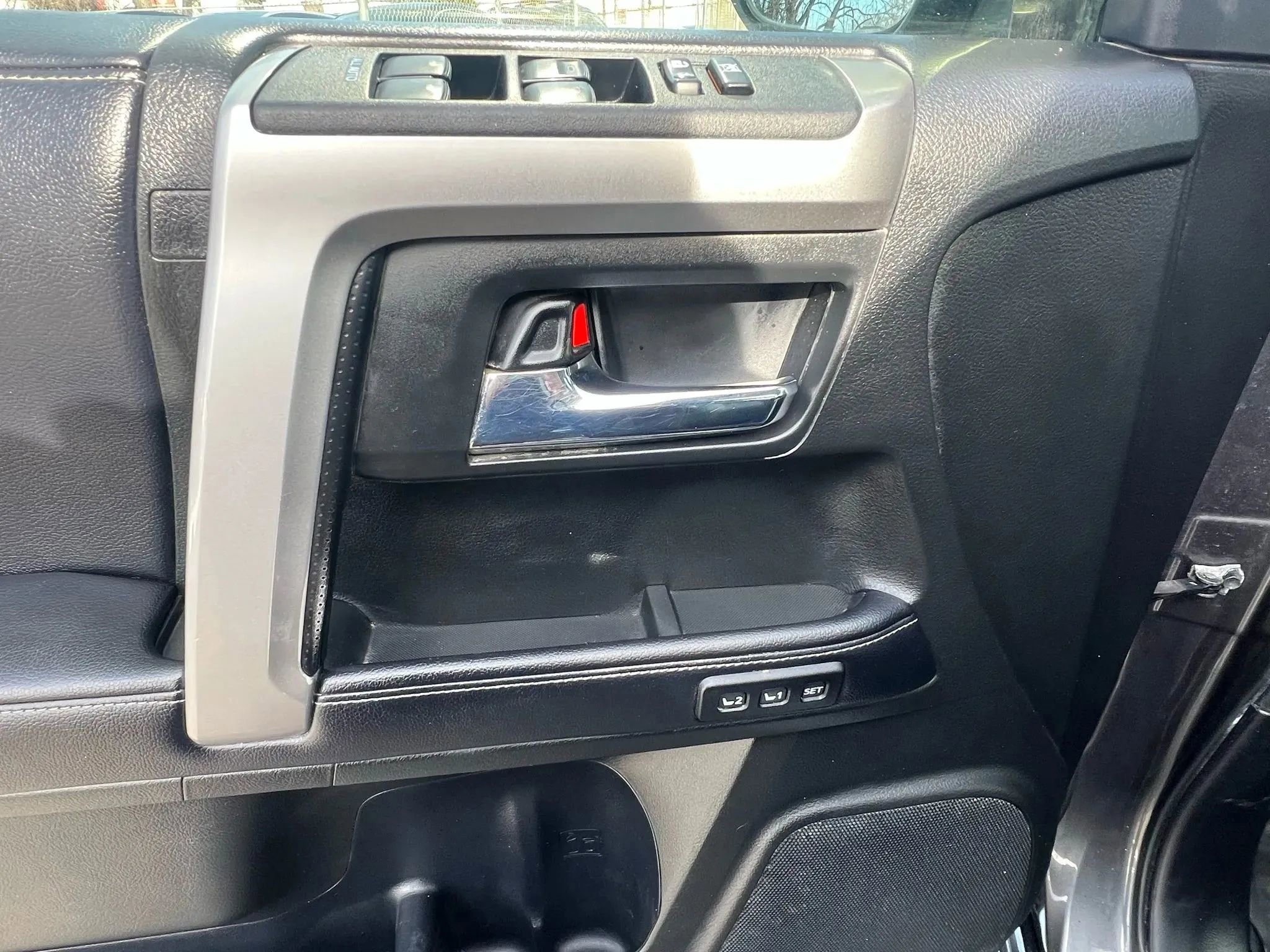 Used 2018 Toyota 4Runner Limited AWD/4WD image 25
