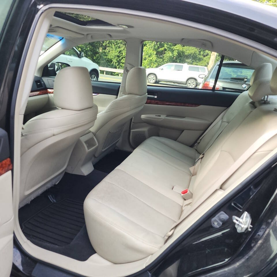 Used 2010 Subaru Legacy 2.5GT Limited AWD/4WD image 18