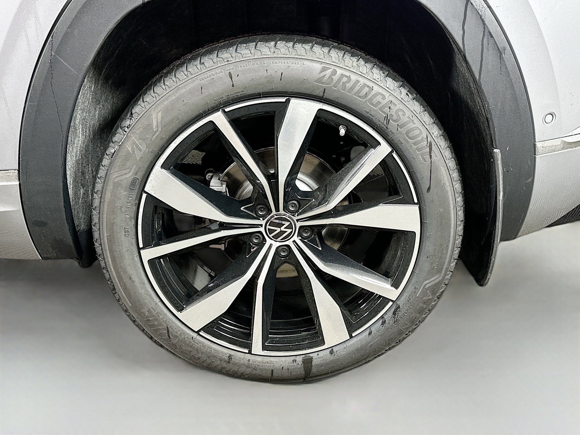 New 2026 Volkswagen Atlas Cross Sport SEL Premium R-Line AWD/4WD image 32