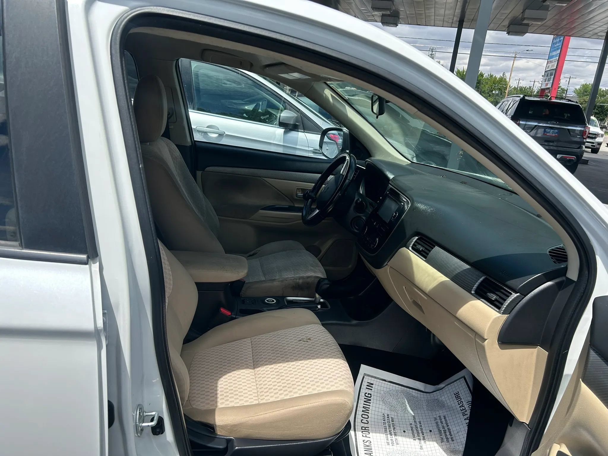 Used 2014 Mitsubishi Outlander SE AWD/4WD image 5