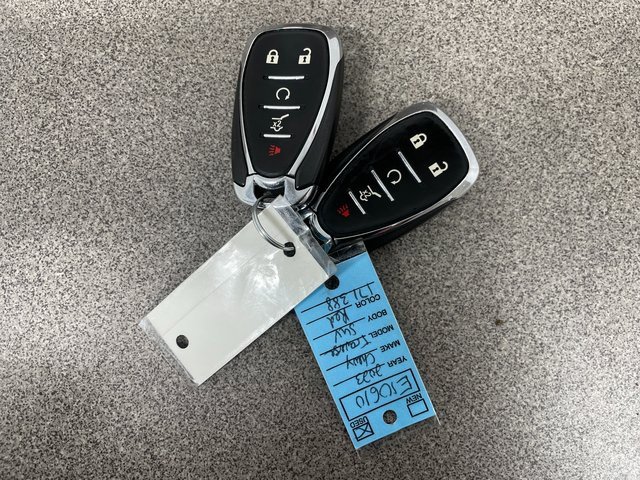 Used 2023 Chevrolet Traverse LT w/ Rear Camera Mirror Package image 25