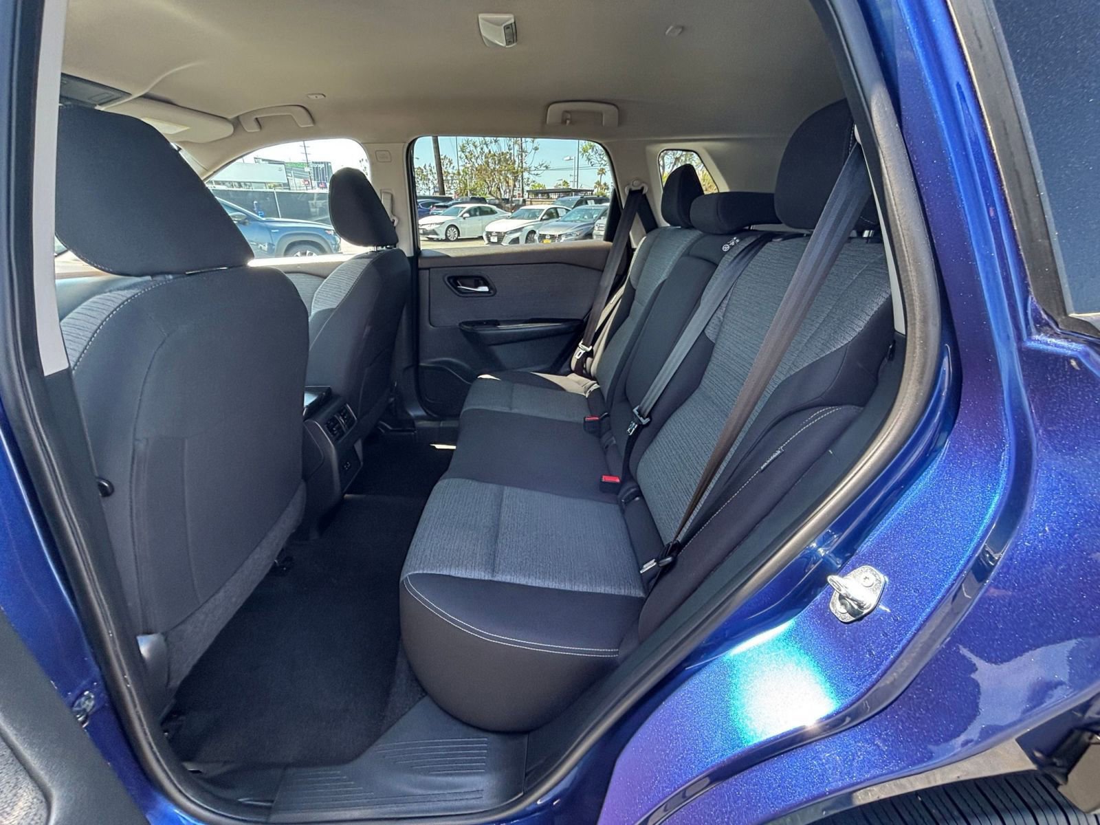 Used 2023 Nissan Rogue SV FWD image 27