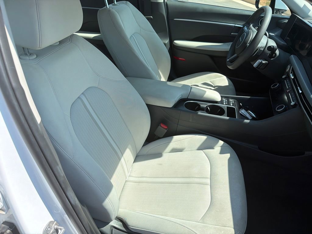 Used 2025 Hyundai Sonata SEL FWD image 13