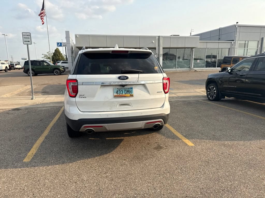 Used 2017 Ford Explorer XLT AWD/4WD image 6