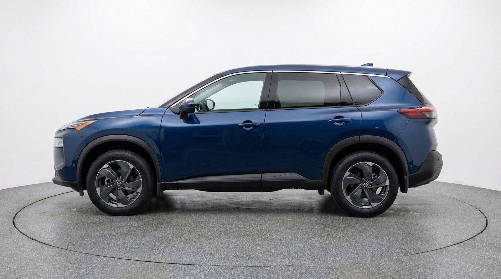 Used 2025 Nissan Rogue SV AWD/4WD image 5