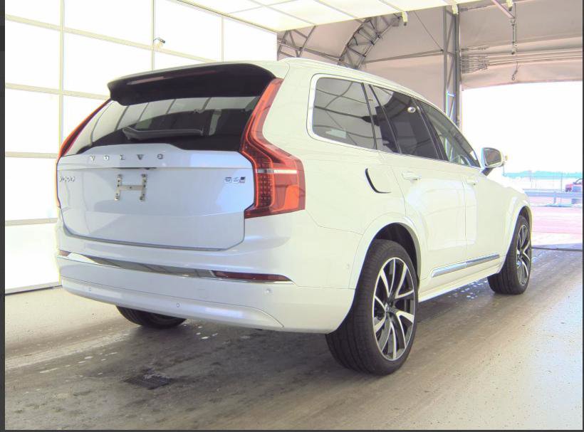 Used 2024 Volvo XC90 B6 Ultimate w/ Protection Package Premier image 2