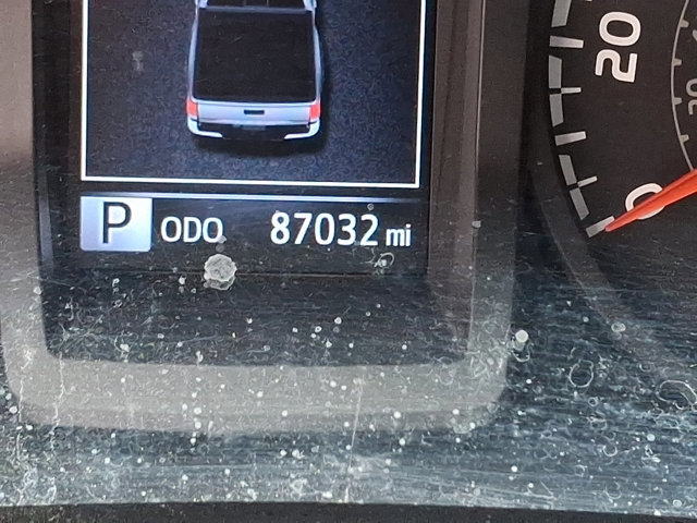 Certified 2018 Toyota Tacoma SR w/ SR Convenience Package image 19