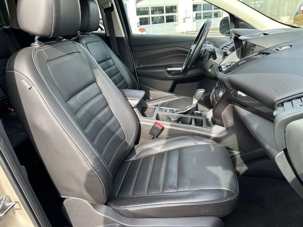 Used 2017 Ford Escape Titanium image 25
