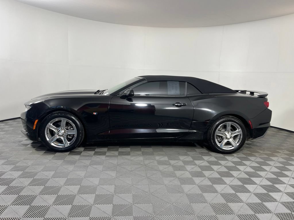 Used 2022 Chevrolet Camaro LT RWD image 10