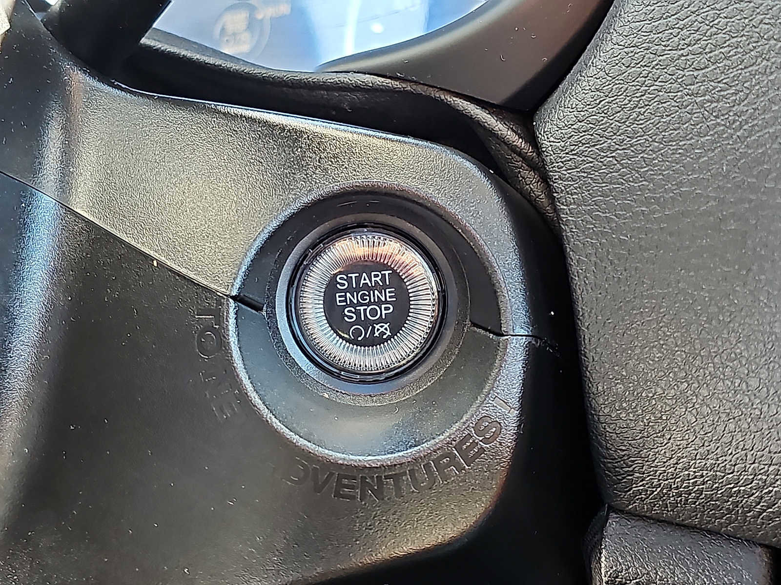 Used 2023 Jeep Renegade Latitude w/ Sun/Sound Group AWD/4WD image 25