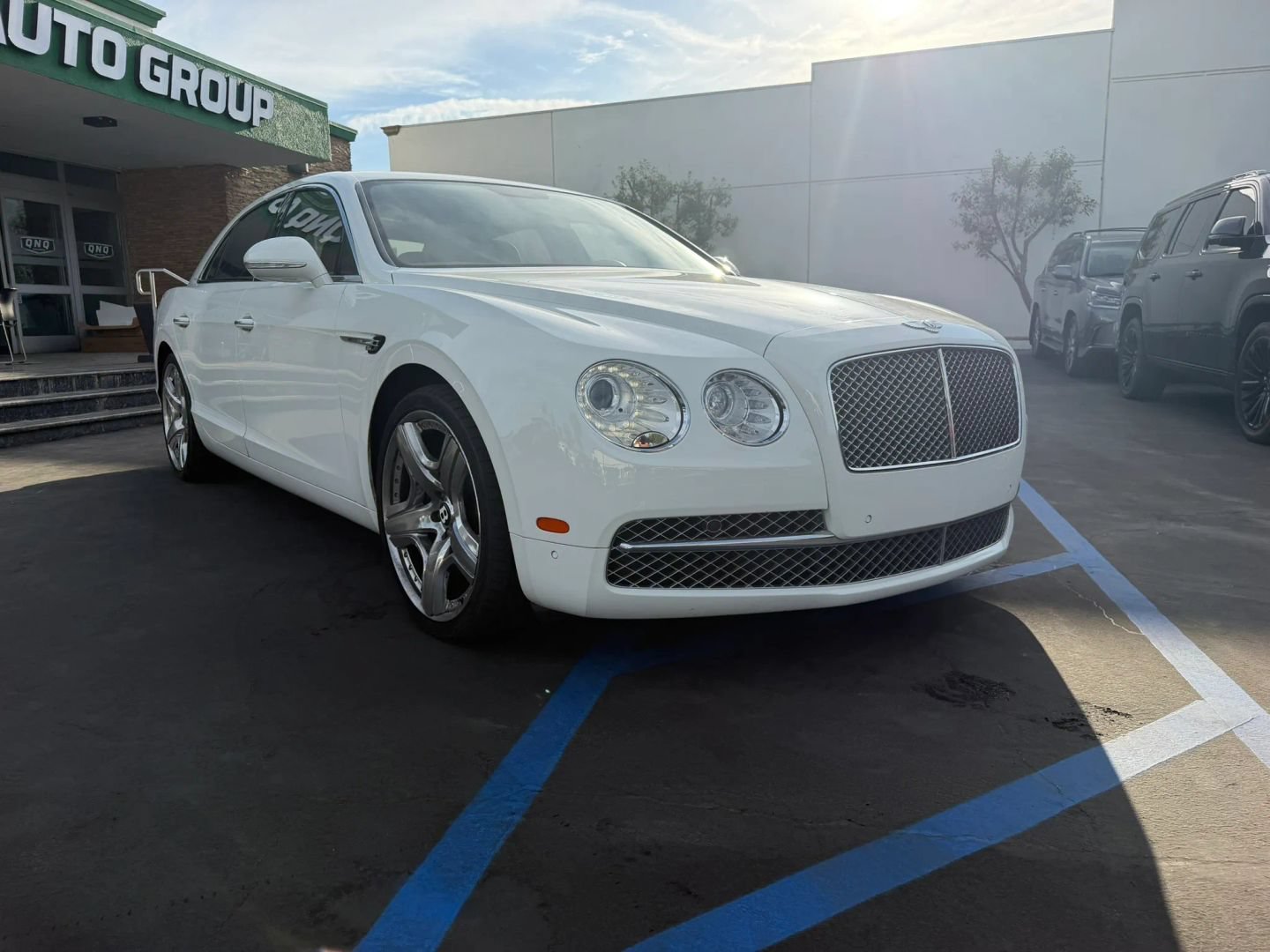 Used 2014 Bentley Flying Spur W12 AWD/4WD image 2