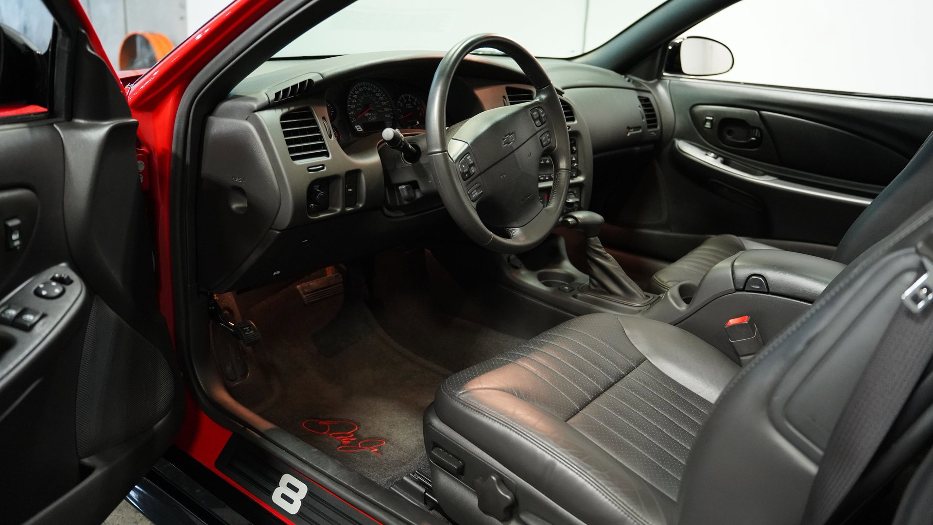 Used 2004 Chevrolet Monte Carlo SS w/ Dale Earnhardt Jr. Package image 4