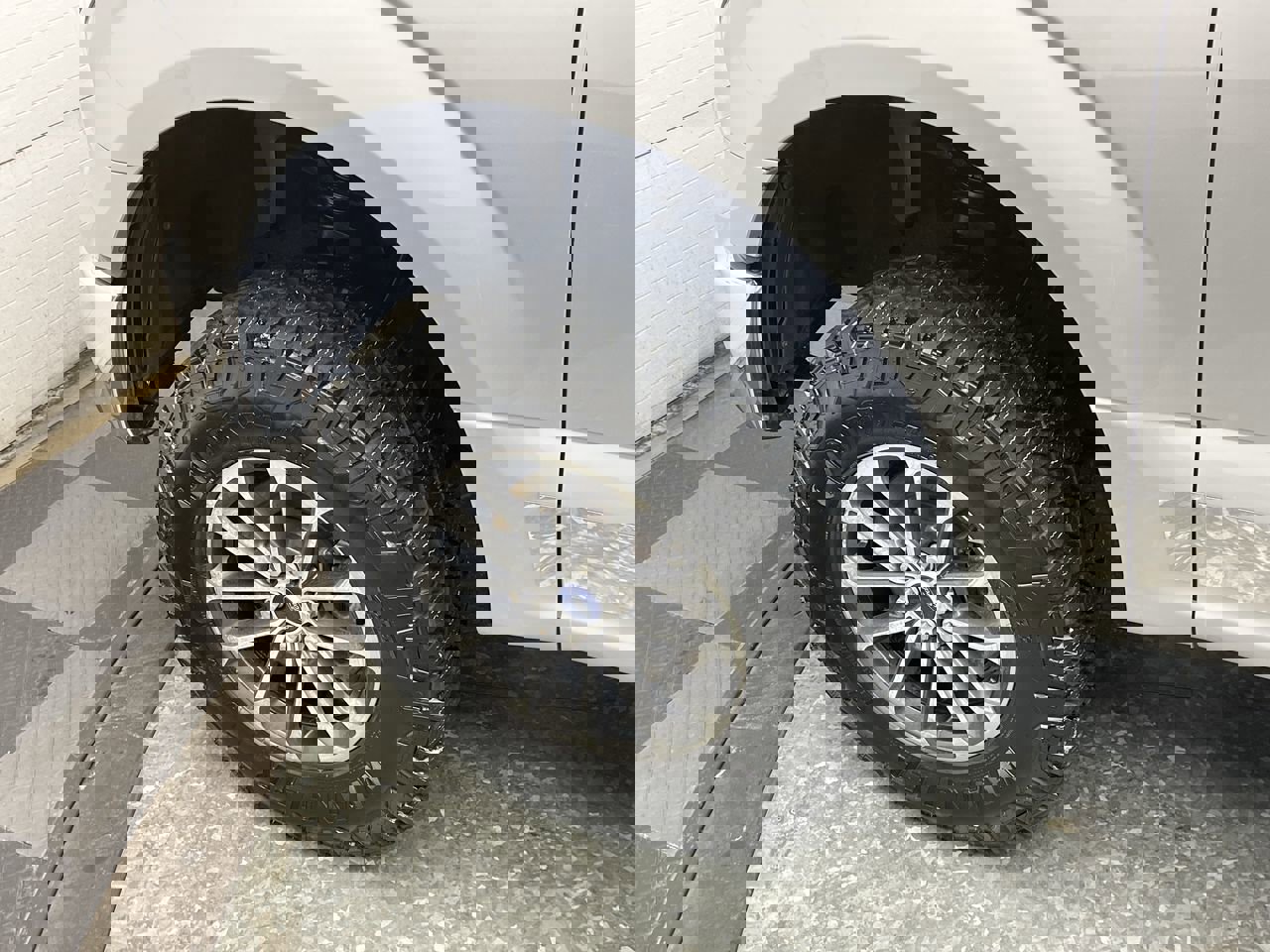 Used 2017 Ford F150 XLT w/ Equipment Group 302A Luxury image 32