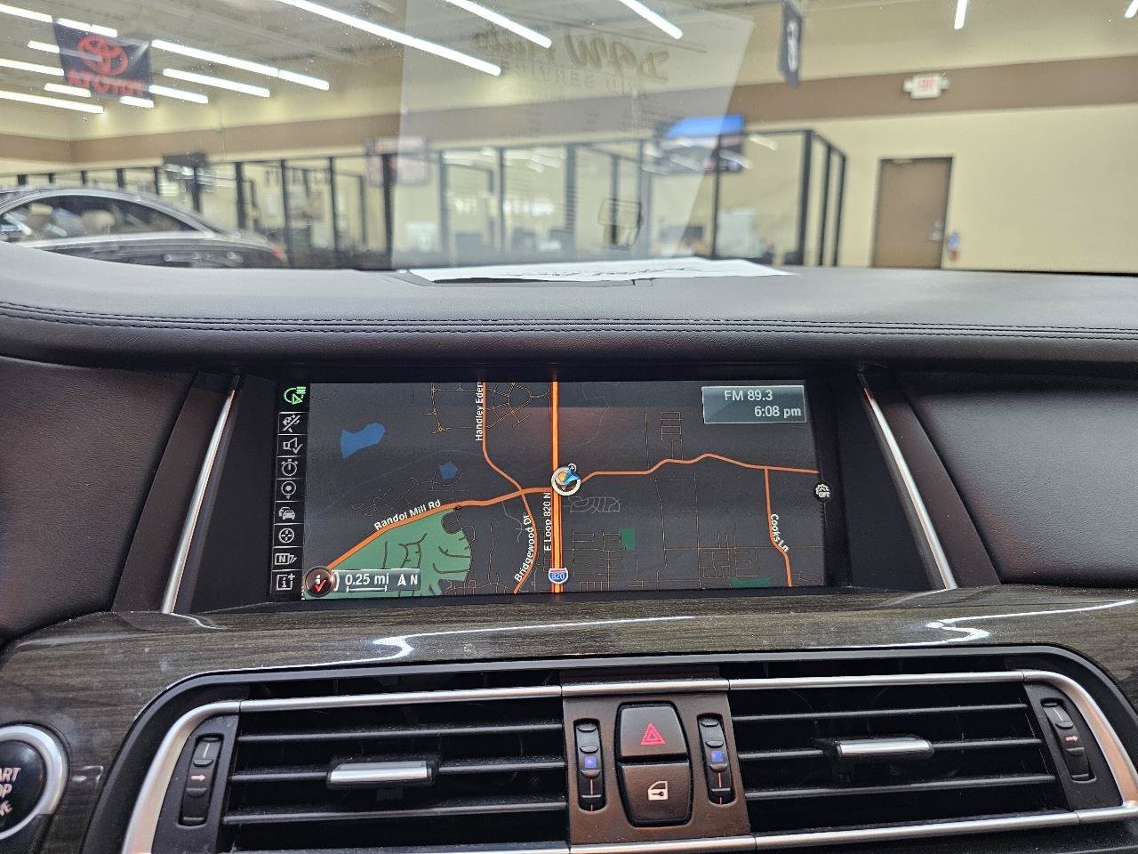Used 2015 BMW 750i w/ M Sport Edition RWD image 33