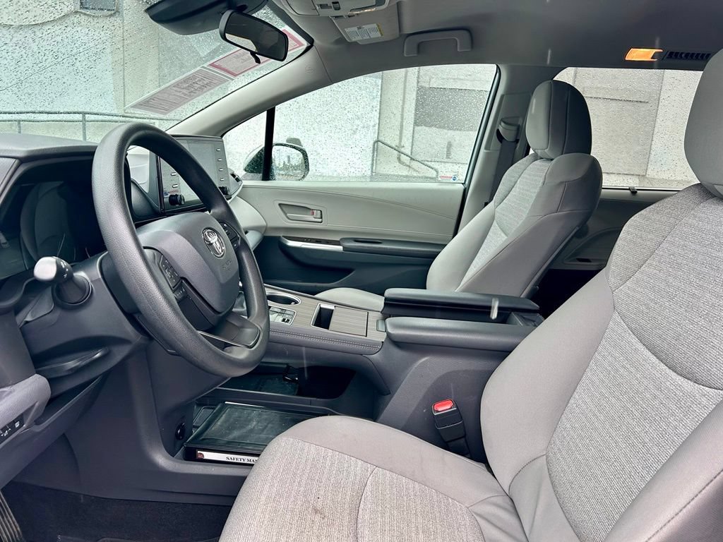 Certified 2024 Toyota Sienna LE AWD/4WD image 11