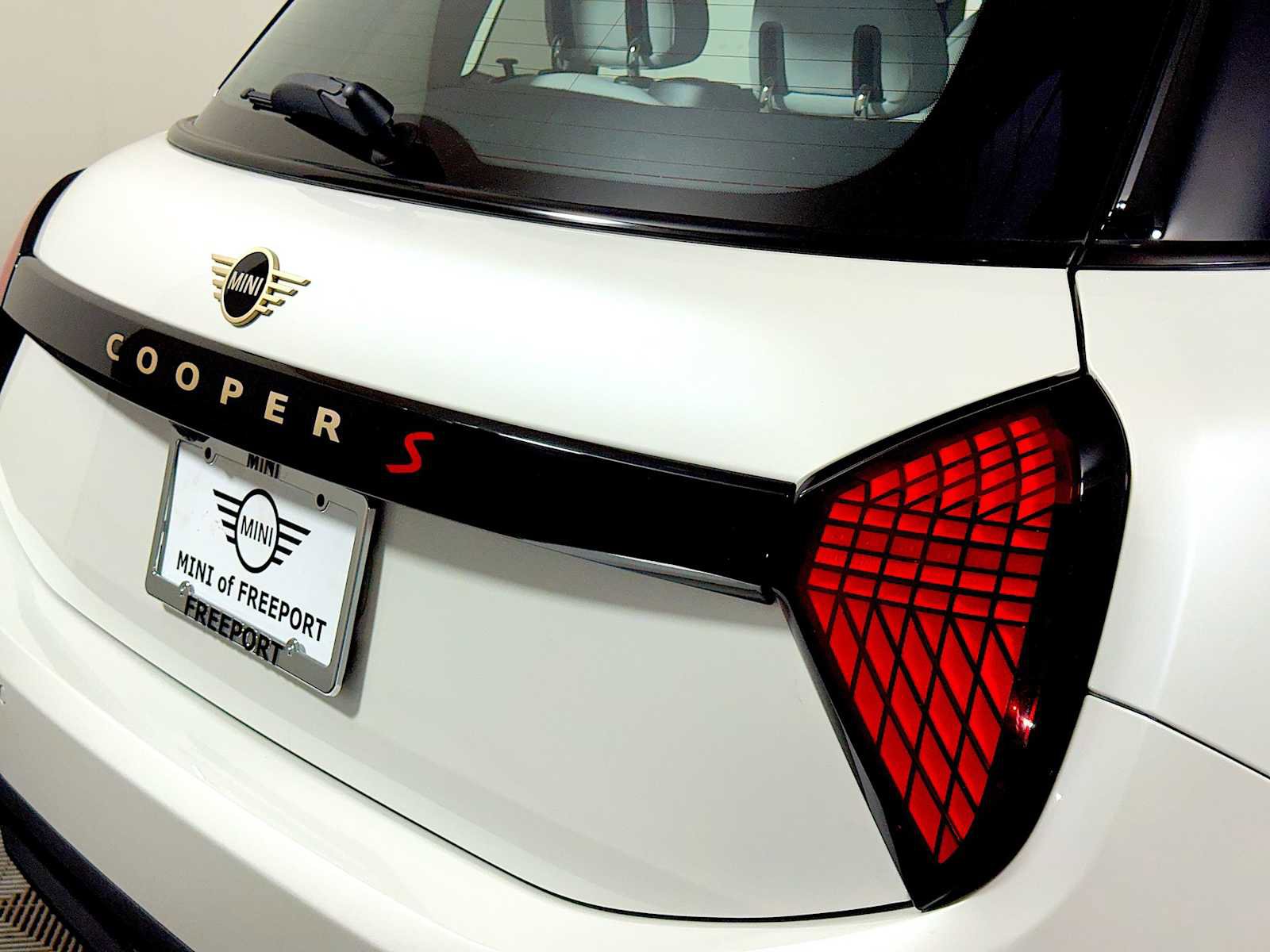 Certified 2025 MINI Cooper S image 28