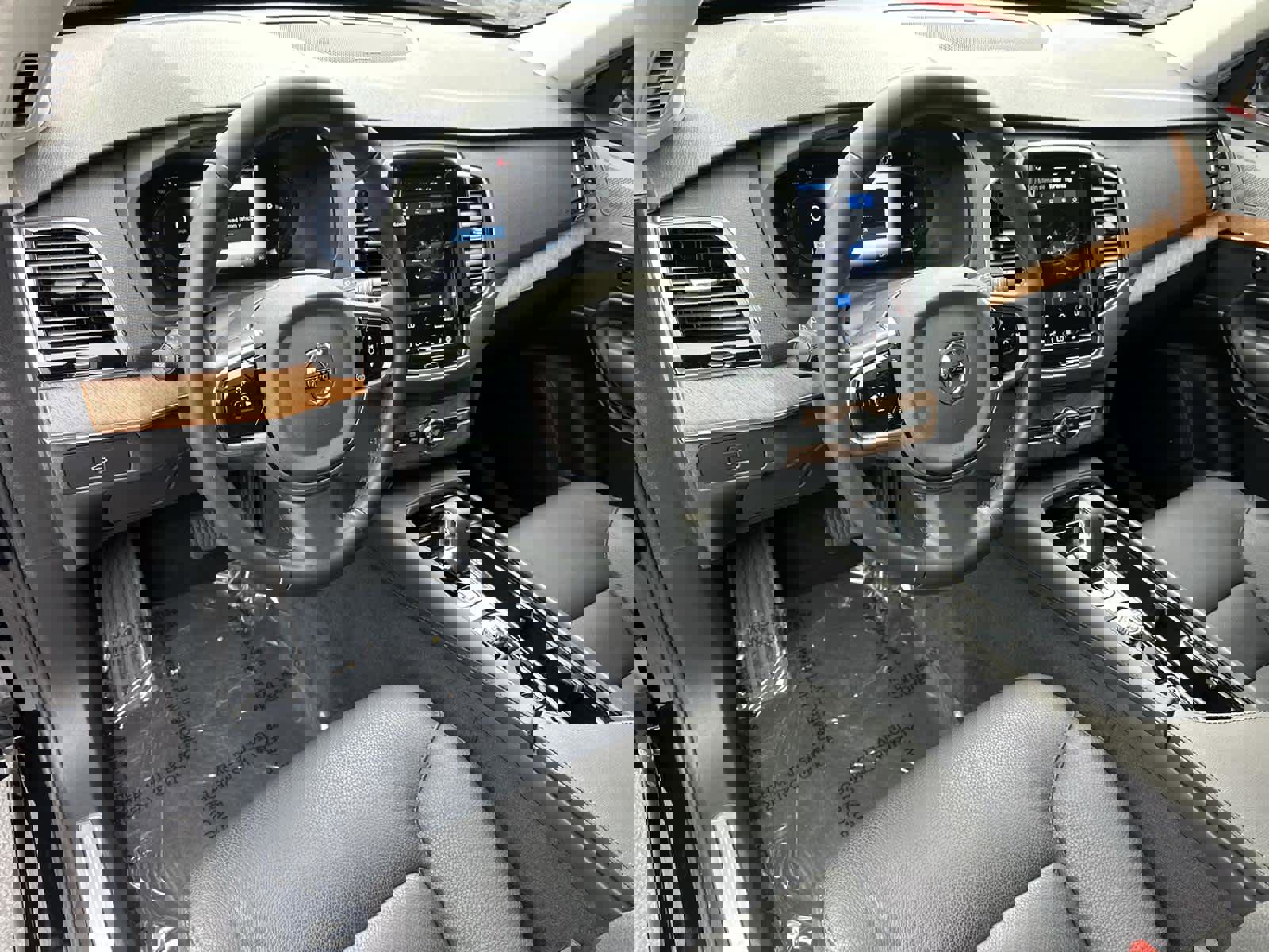 Used 2025 Volvo XC90 B6 Plus w/ Protection Package Premier image 2