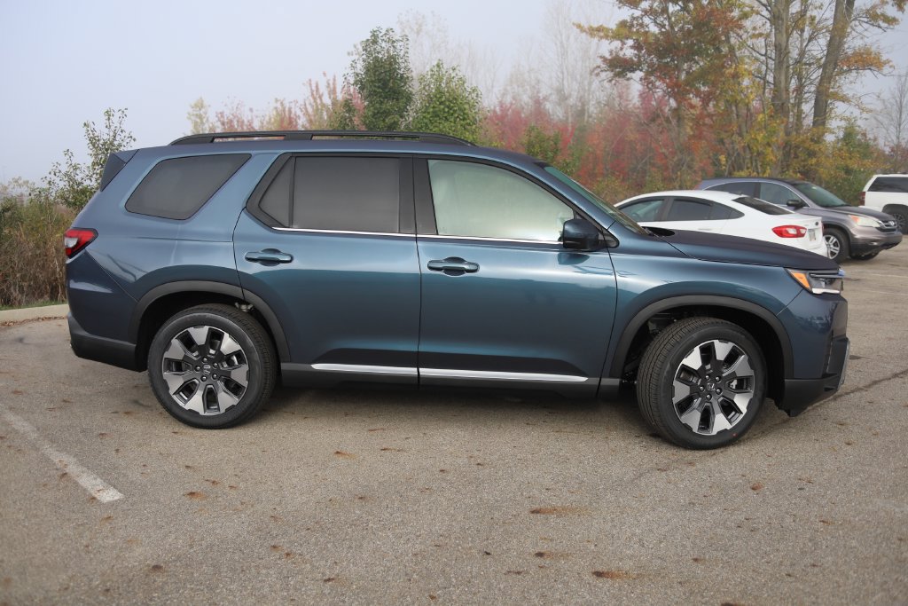 New 2026 Honda Pilot Touring image 7