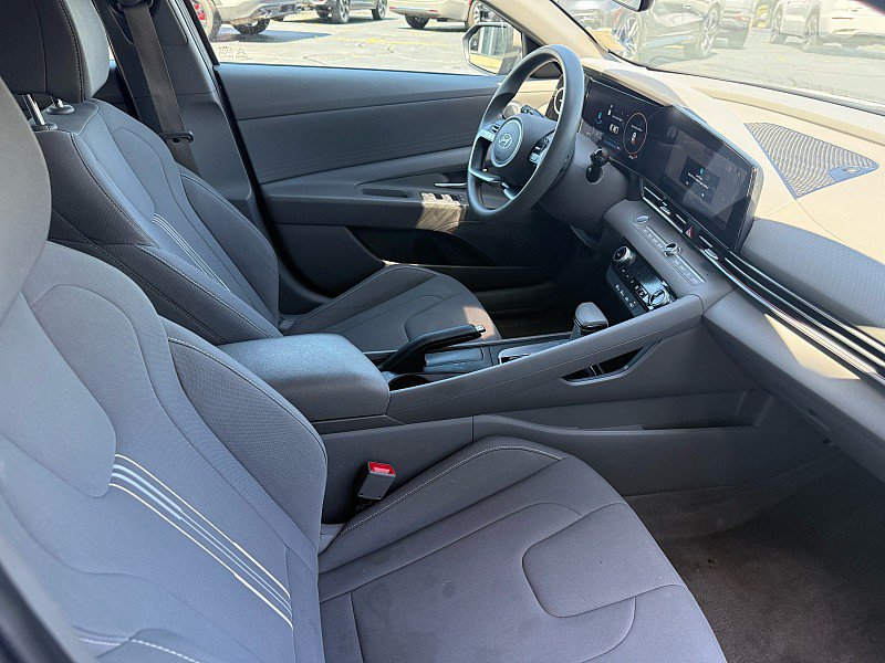 Used 2024 Hyundai Elantra SEL FWD image 13