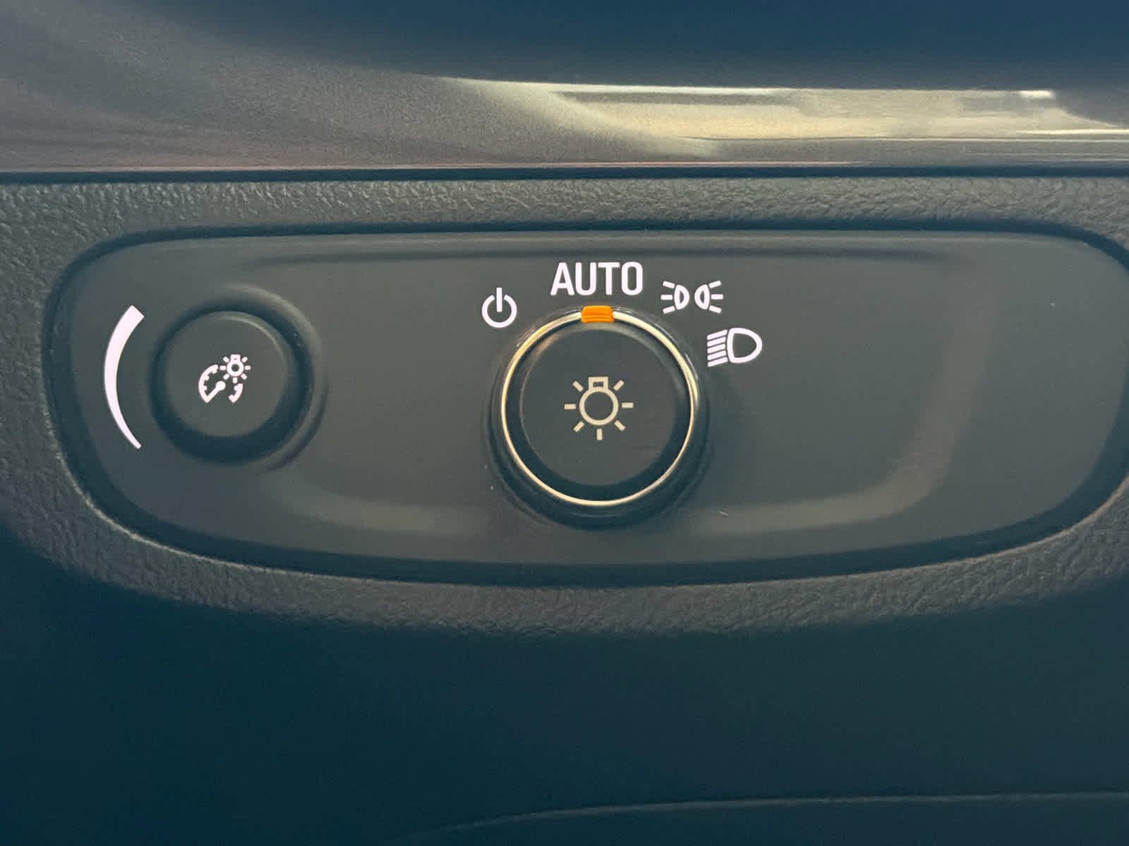 Used 2021 Buick Encore Preferred image 39