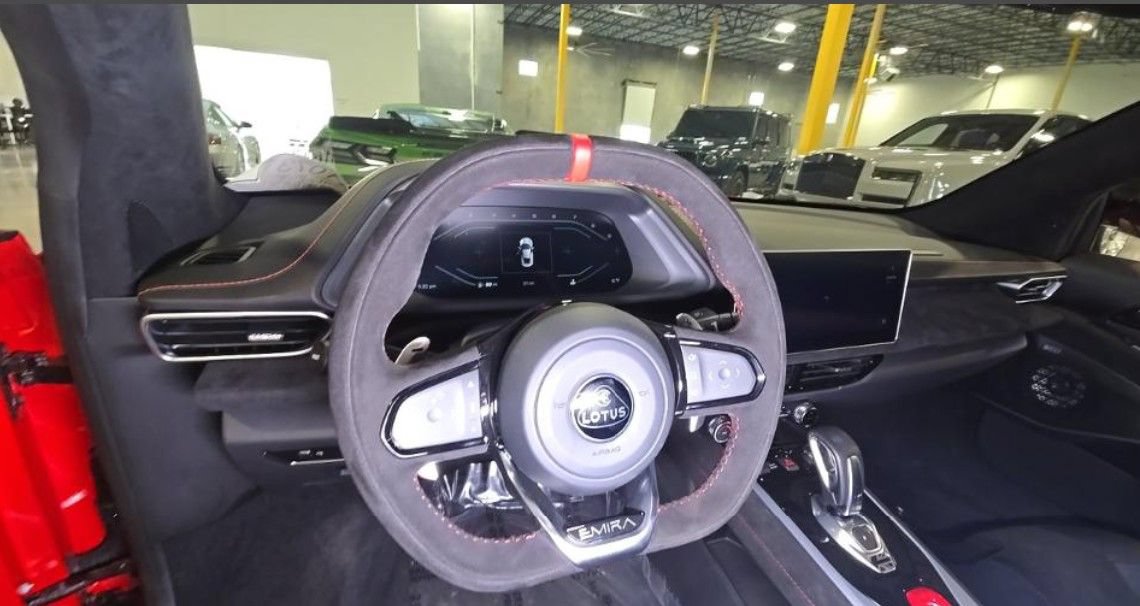 Used 2025 Lotus Emira RWD image 4