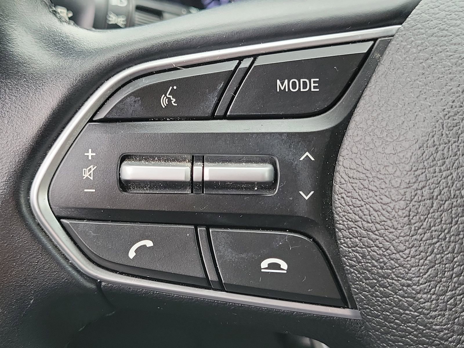 Used 2020 Hyundai Santa Fe Limited FWD image 8
