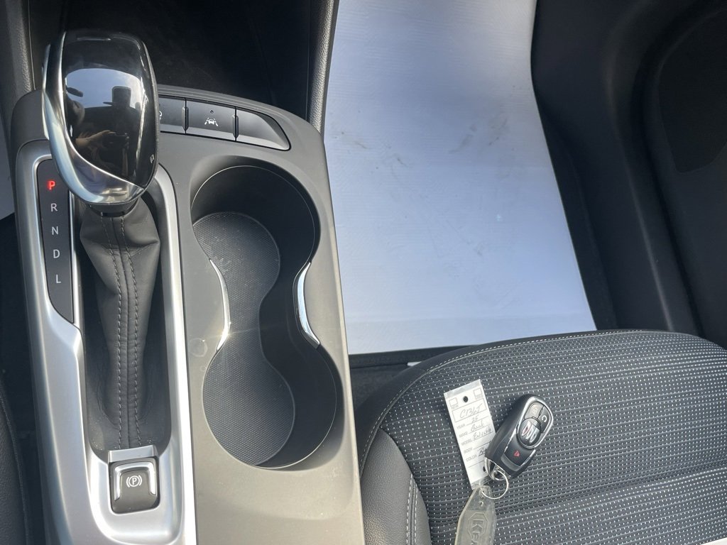 Used 2025 Buick Envista Preferred image 32