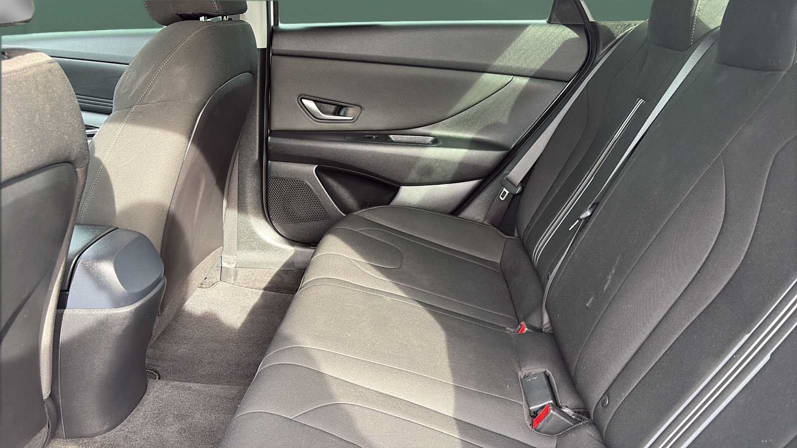 Used 2022 Hyundai Elantra SEL w/ Convenience Package FWD image 18