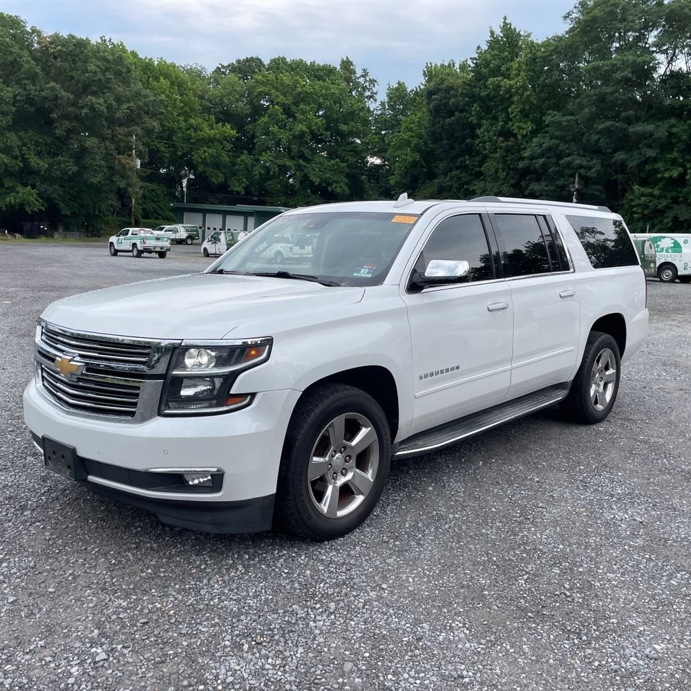 Used 2017 Chevrolet Suburban Premier AWD/4WD image 2