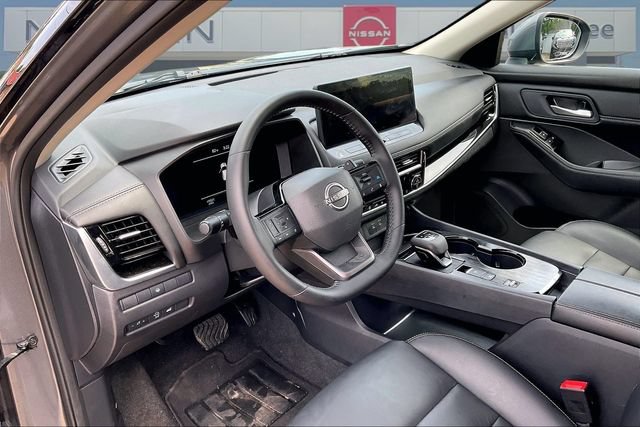 Used 2026 Nissan Rogue SL FWD image 16