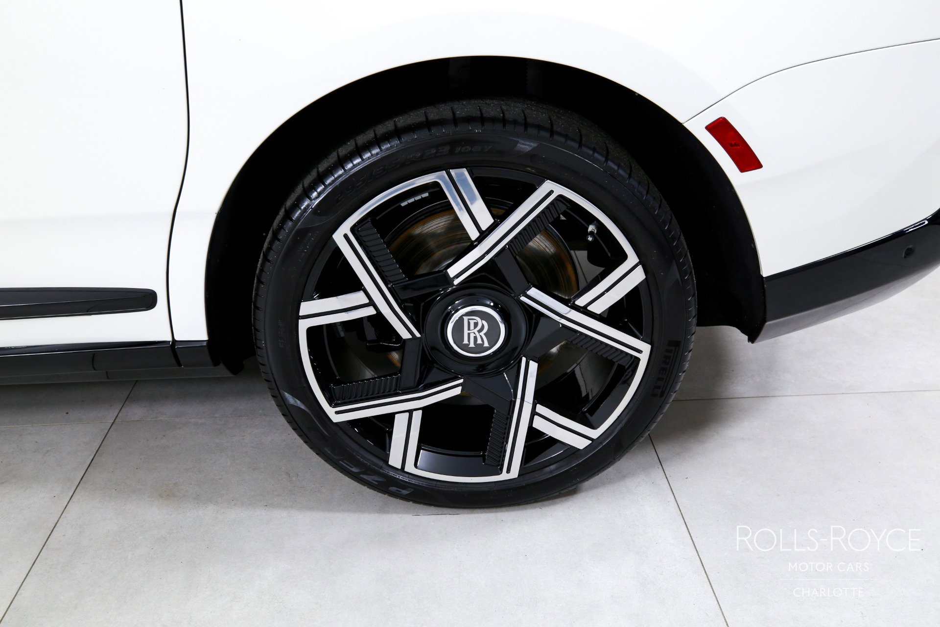 Certified 2025 Rolls-Royce Cullinan image 42