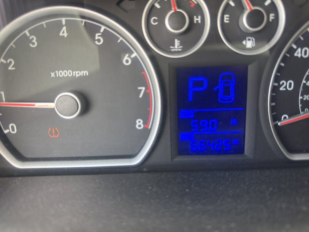 Used 2012 Hyundai Elantra GLS FWD image 32