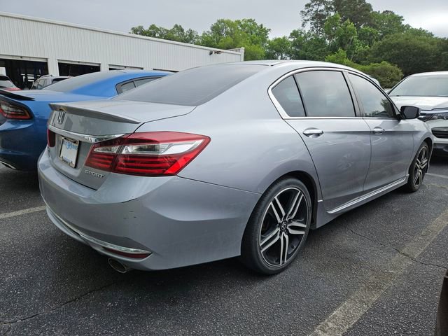 Used 2017 Honda Accord Sport image 5
