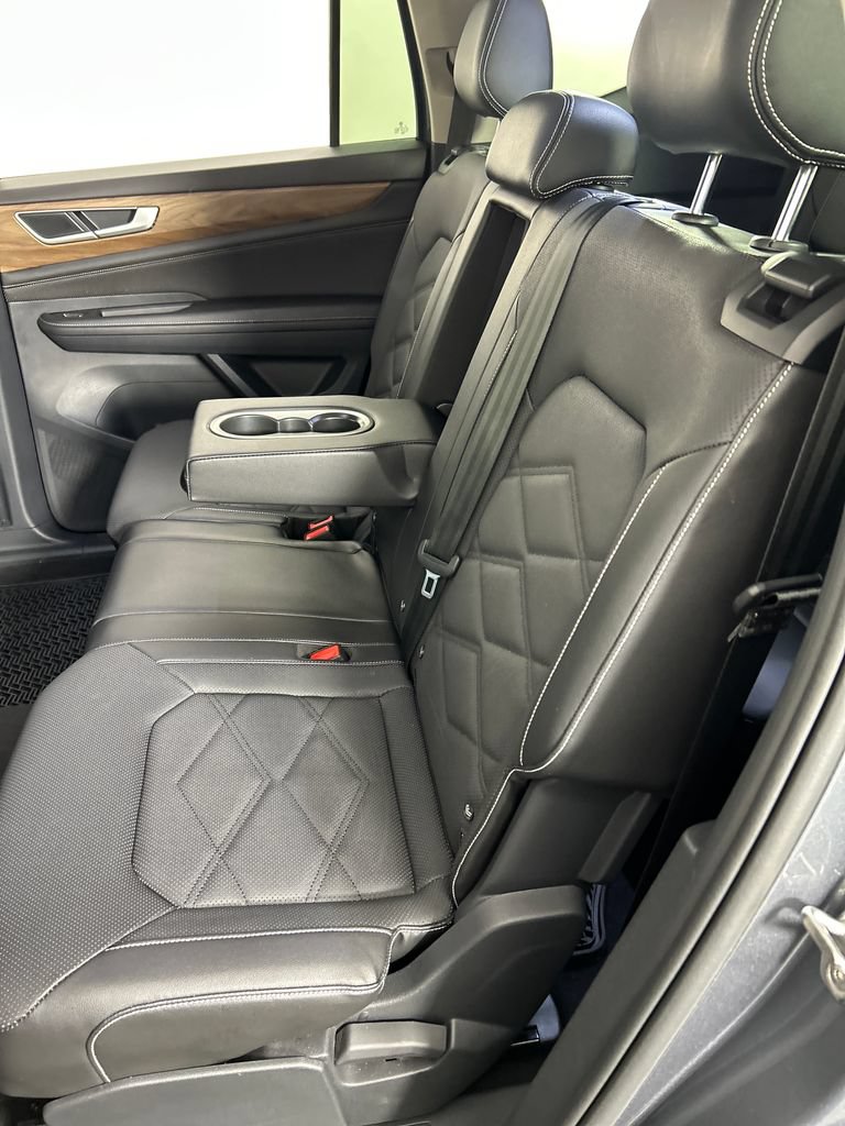 Used 2024 Volkswagen Atlas SE FWD image 16