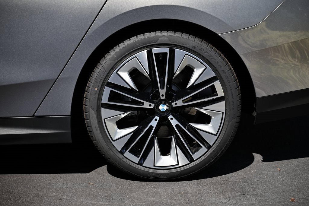 Used 2026 BMW 530i w/ Premium Package image 14