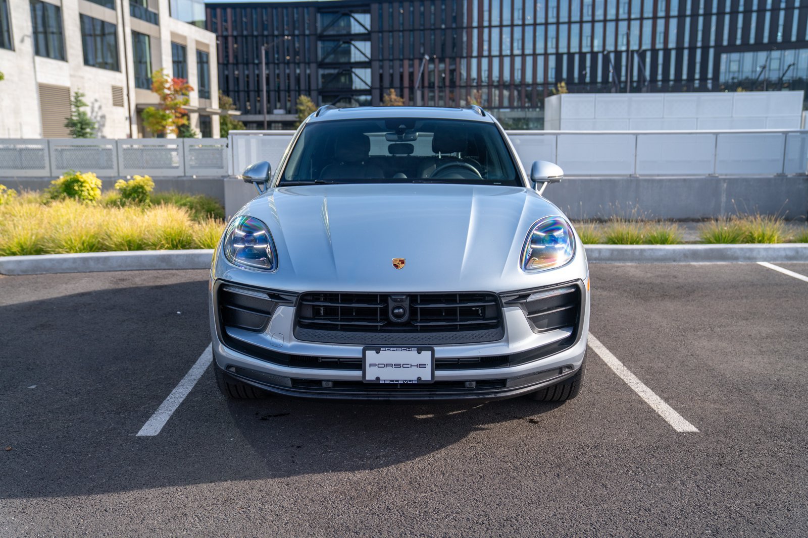 Certified 2026 Porsche Macan AWD/4WD image 6