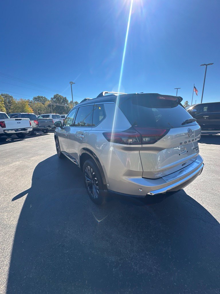 Used 2026 Nissan Rogue Platinum w/ Platinum Premium Package AWD/4WD image 4