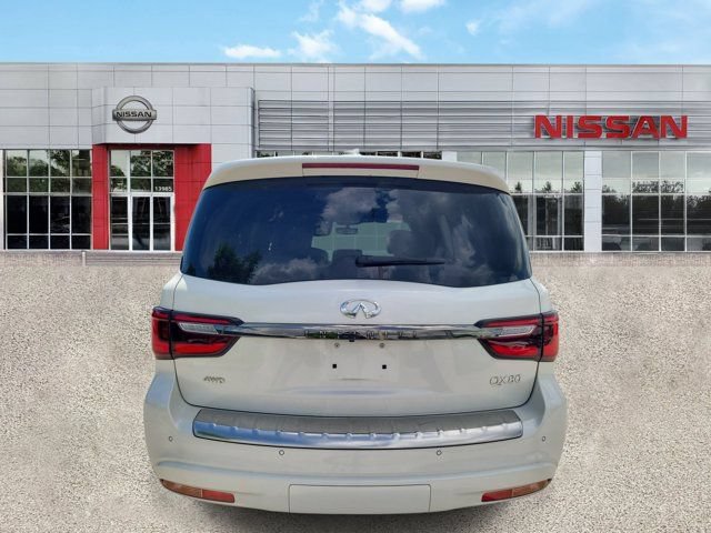 Used 2024 INFINITI QX80 Sensory AWD/4WD image 3