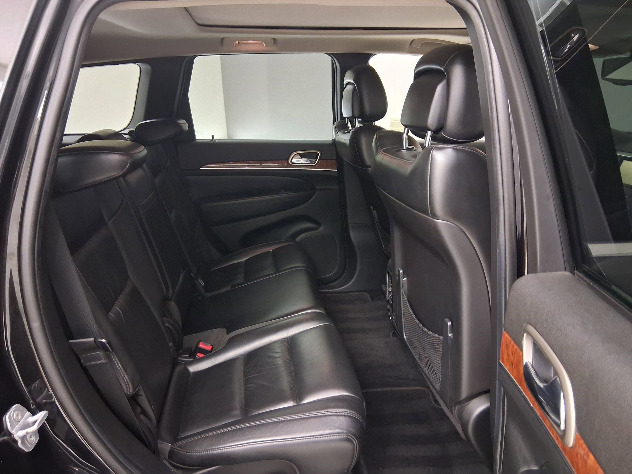 Used 2011 Jeep Grand Cherokee Limited RWD image 32