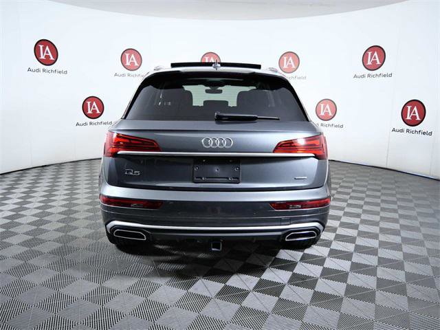 Used 2024 Audi Q5 e Premium Plus w/ Premium Plus Package image 7
