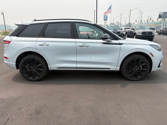 Used 2025 Lincoln Corsair AWD w/ Equipment Group 101A image 9