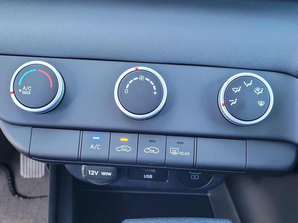 New 2026 Hyundai Elantra SE image 18