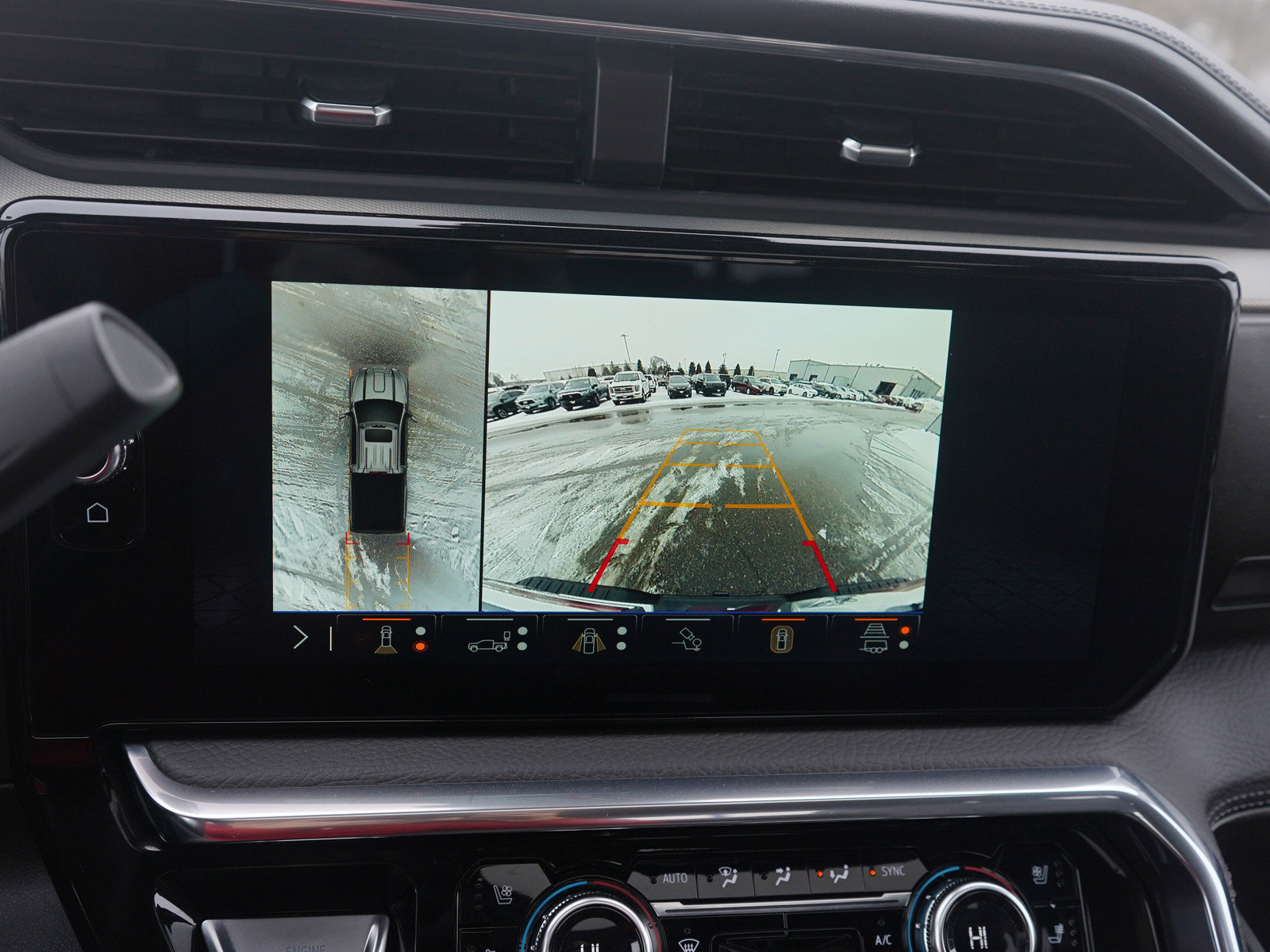 Used 2025 GMC Sierra 3500 Denali w/ Denali Reserve Package image 21